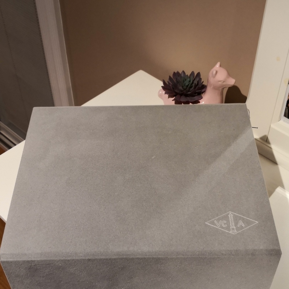 Van Cleef & Arpels Box and shopping bag